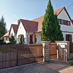 Apartament Negy Evszak Apartmanhaz