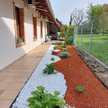Negy Evszak Apartmanhaz زلاكاروس