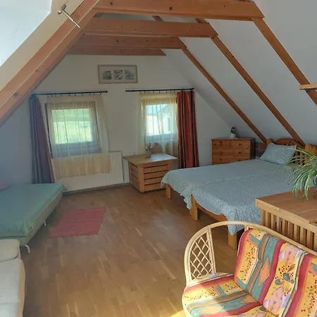 Negy Evszak Apartmanhaz * زلاكاروس