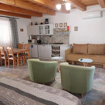 Apartment Negy Evszak Apartmanhaz