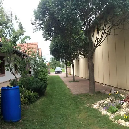 Negy Evszak Apartmanhaz * زلاكاروس