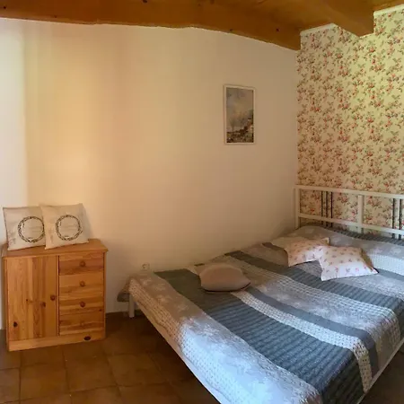 Negy Evszak Apartmanhaz